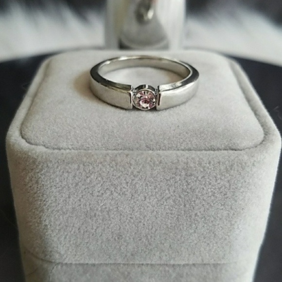 WOMEN'S Jewelry Round Cubic Zirconia Polished Stainless Steel Cocktail Ring NWT - Picture 2 of 3